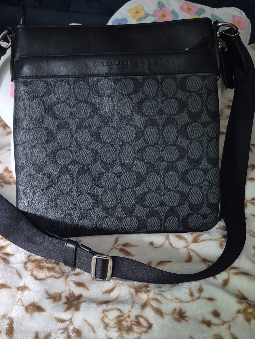 Coach Men’s Black/Gray Signature Messenger Bag